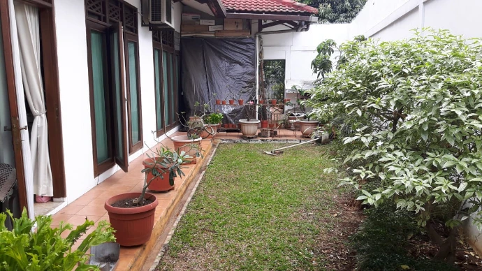 jual rumah bekas di gurame pasar minggu jakarta selatan